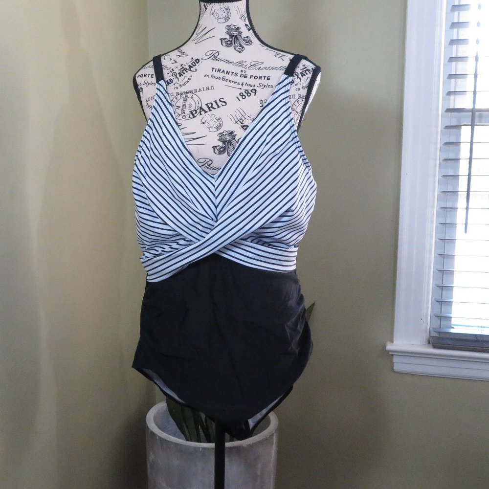 Women`s One piece bathing suit stripes and solid sz XXL New!